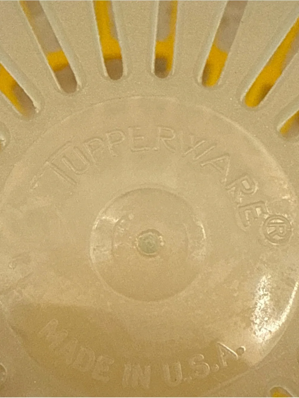 Tupperware Colander Strainer